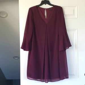 As u wish size 0 dress Chic Clean Elegant Bold Confident Sophisticated